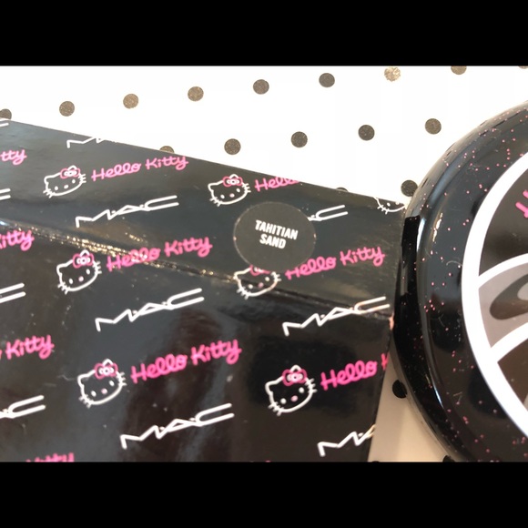 BN MAC LE HELLO KITTY BEAUTY POWDER TAHITIAN SAND - Picture 3 of 3